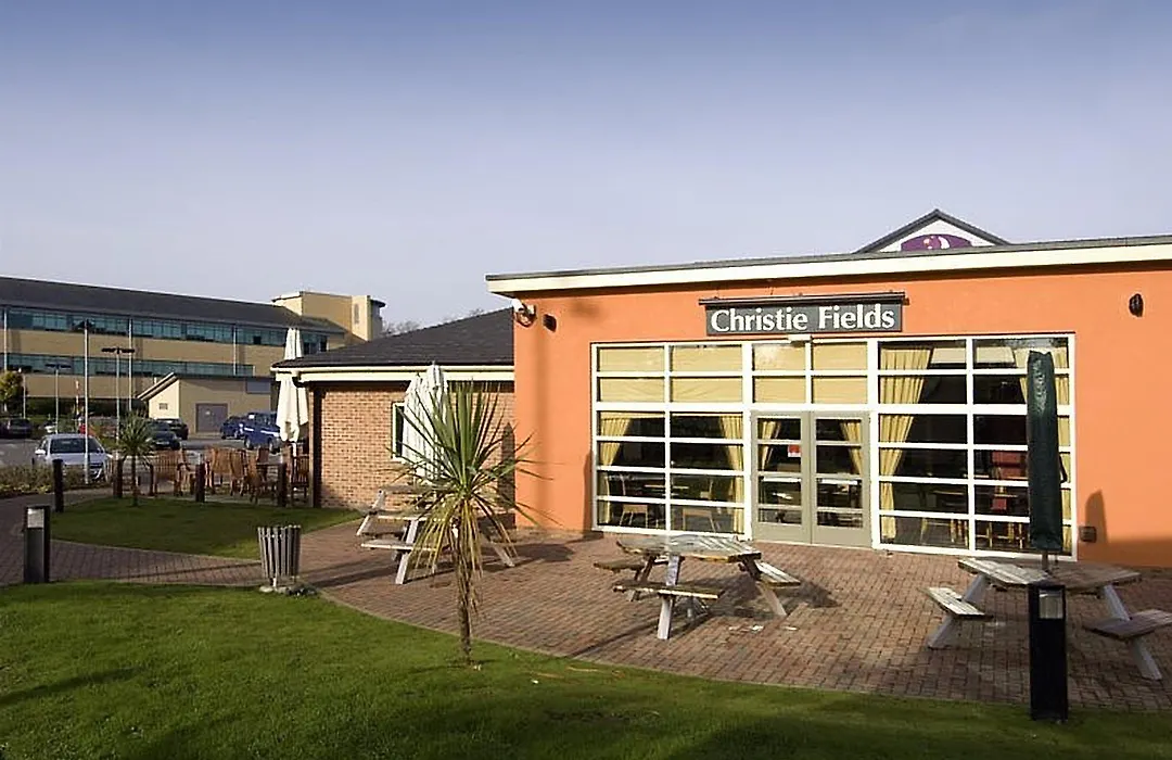 Premier Inn Manchester West Didsbury-1